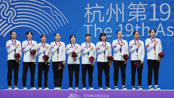 항저우 아시안게임에서 배드민턴 여자 대표팀이 중국을 꺾고 29년 만에 아시아 정상에 올랐다.[연합뉴스]
