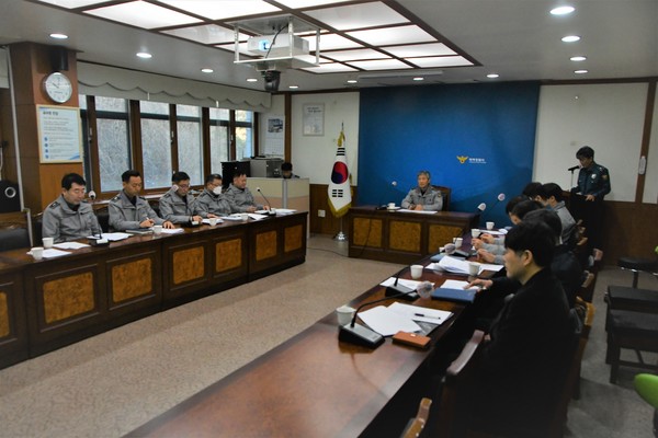 태백경찰서(서장 김진환)는 봄 행락철 치안역량 집중을 위해 제1회 범죄예방‧대응 전략회의를 개최했다.